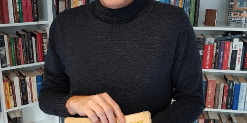 Нидерландский детектив нашел украденную книгу стихов из Персии