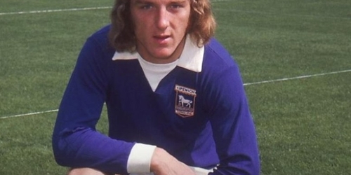 Фанат сделал крупное пожертвование на строительство статуи английского футболиста