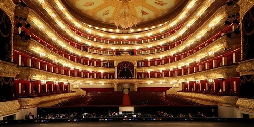 Большой театр не стал отменять гастроли во Франции из-за коронавируса