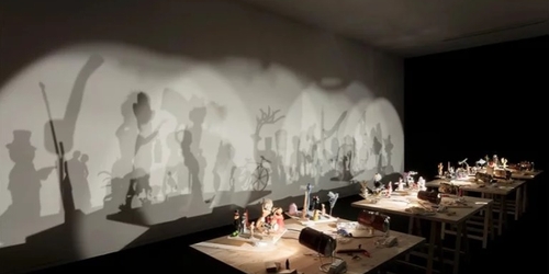 Национальный музей Монако показал теневые инсталляции Жуана Марии Гусмана