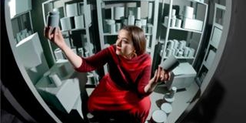 Британская художница создала бункер на Brexit