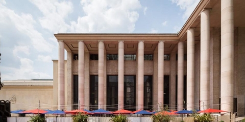 Выставка во Дворце Токио вызвала гнев ЛГБТ-активистов