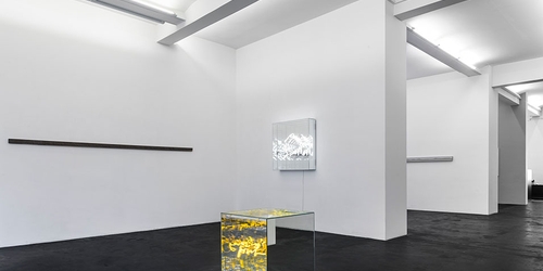 Галерея в Цюрихе открыла выставку об использовании света в искусстве