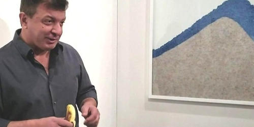 Художник перформанса съел банан стоимостью $120,000