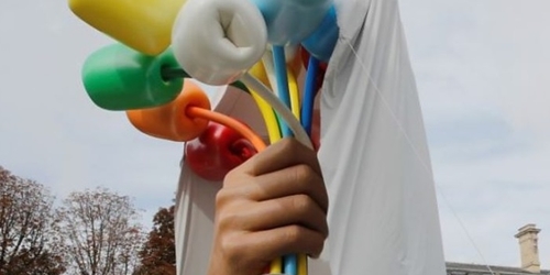 Парижскую инсталляцию Джеффа Кунса назвали «порнографической»