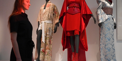 Музей Виктории и Альберта открывает крупнейшую в Европе выставку кимоно