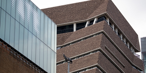 Неизвестный мужчина напал на картину Пикассо