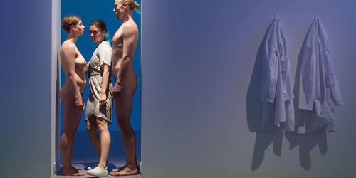 Марина Абрамович воссоздаст свой легендарный обнаженный перформанс