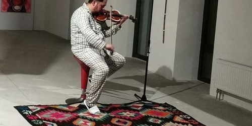 Уфинский скрипач проведет семидневный перформанс ради сохранения народной музыки