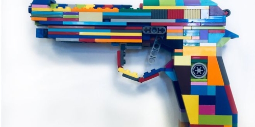 Автора пистолета из Lego обвиняют в пропаганде насилия