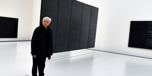 В Нью-Йорке открылась выставка самого старого художника в мире