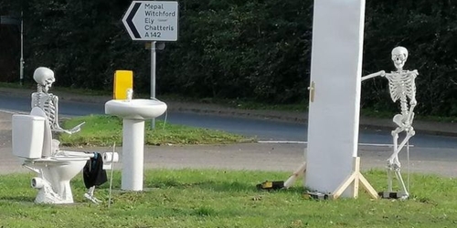 Инсталляция со скелетами появилась недалеко от Кембриджа