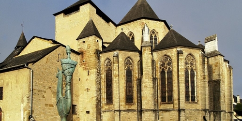 Грабители вломились в средневековый собор во Франции