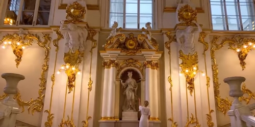 Apple сняли пятичасовой фильм об Эрмитаже