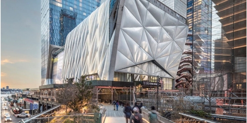 Художницы убрали свои произведения из нового дорогостоящего выставочного пространства