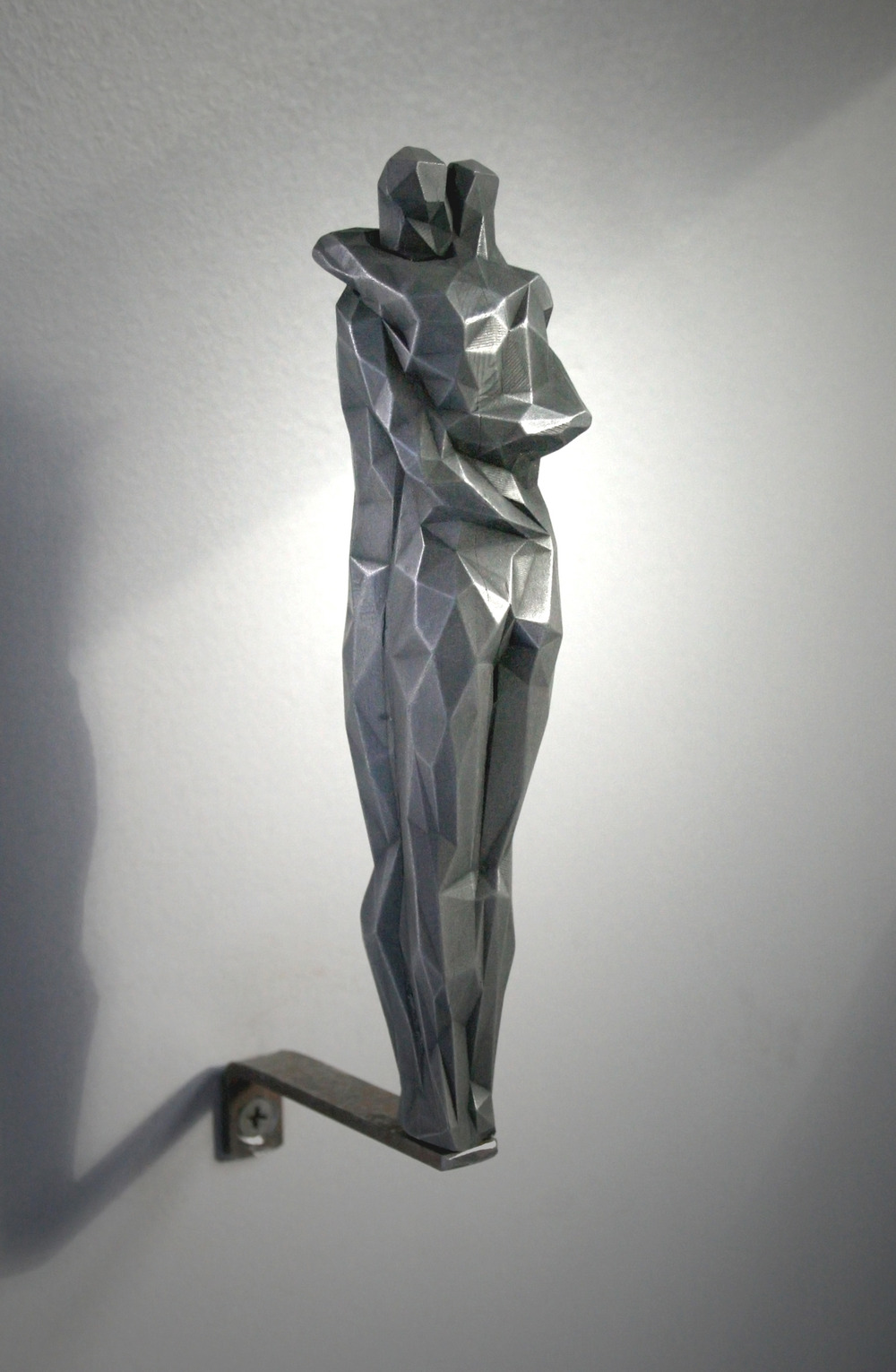 Фигура арт. Emil Alzamora. Emil Alzamora Sculpture. Эмиль Мельмонт скульптуры. Emma Alsamora.