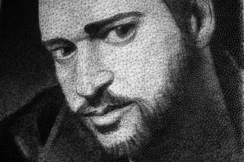 Портрет Тимберлейка из паутины, танцующая собака и автомобильные колпаки