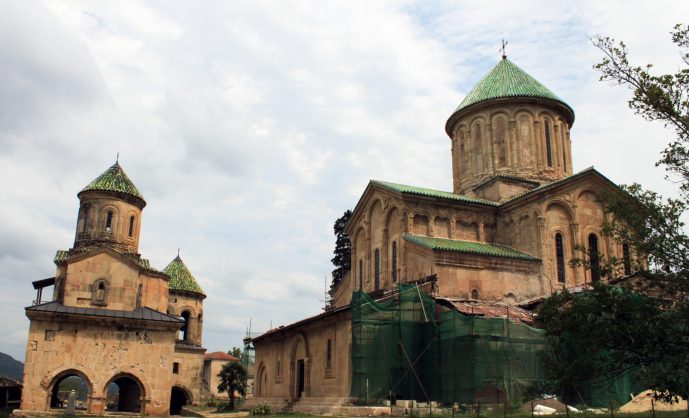 Гелатский монастырь – скромный изумруд Грузии